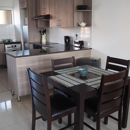 Or Tambo Self Catering Apartments, The Willows Boksburg Exterior photo