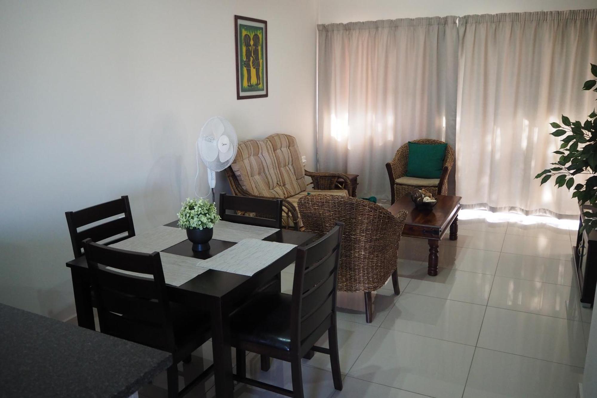 Or Tambo Self Catering Apartments, The Willows Boksburg Exterior photo