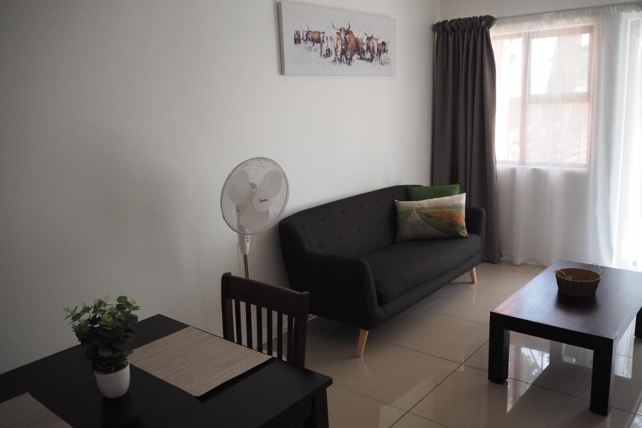 Or Tambo Self Catering Apartments, The Willows Boksburg Exterior photo