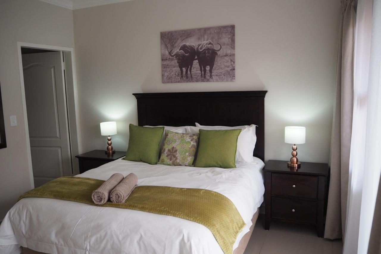 Or Tambo Self Catering Apartments, The Willows Boksburg Exterior photo