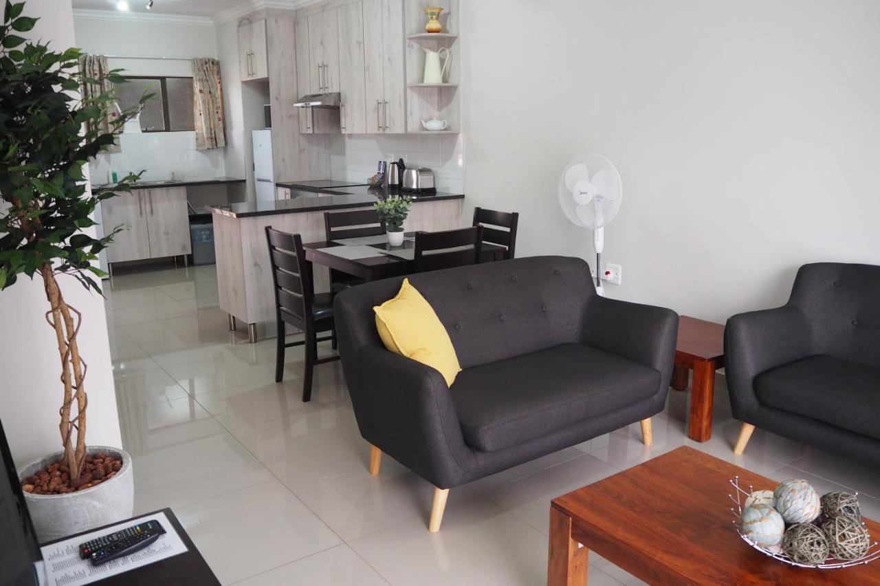Or Tambo Self Catering Apartments, The Willows Boksburg Exterior photo