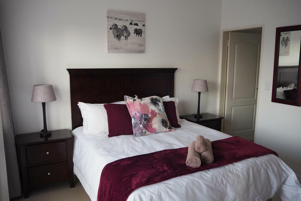 Or Tambo Self Catering Apartments, The Willows Boksburg Exterior photo