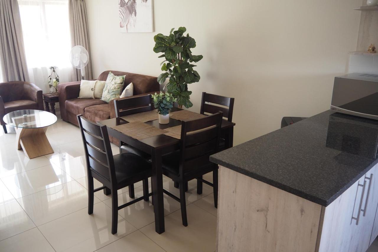 Or Tambo Self Catering Apartments, The Willows Boksburg Exterior photo